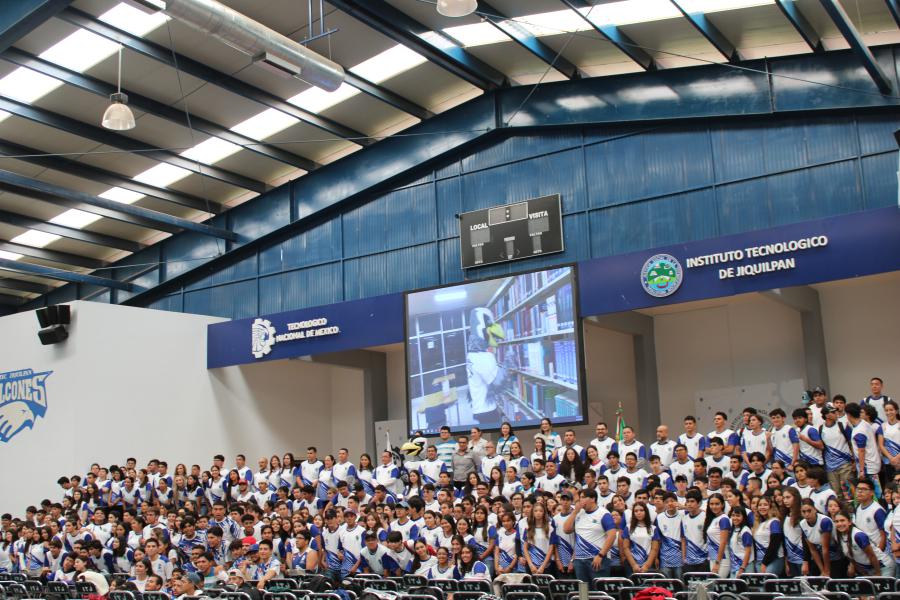 ESTUDIANTES DE NUEVO INGRESO SE PONEN LA CAMISETA Y EL TEC ESTRENA ...